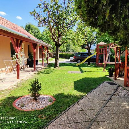 Apartman Anikó Vendégház Harkány Kültér fotó