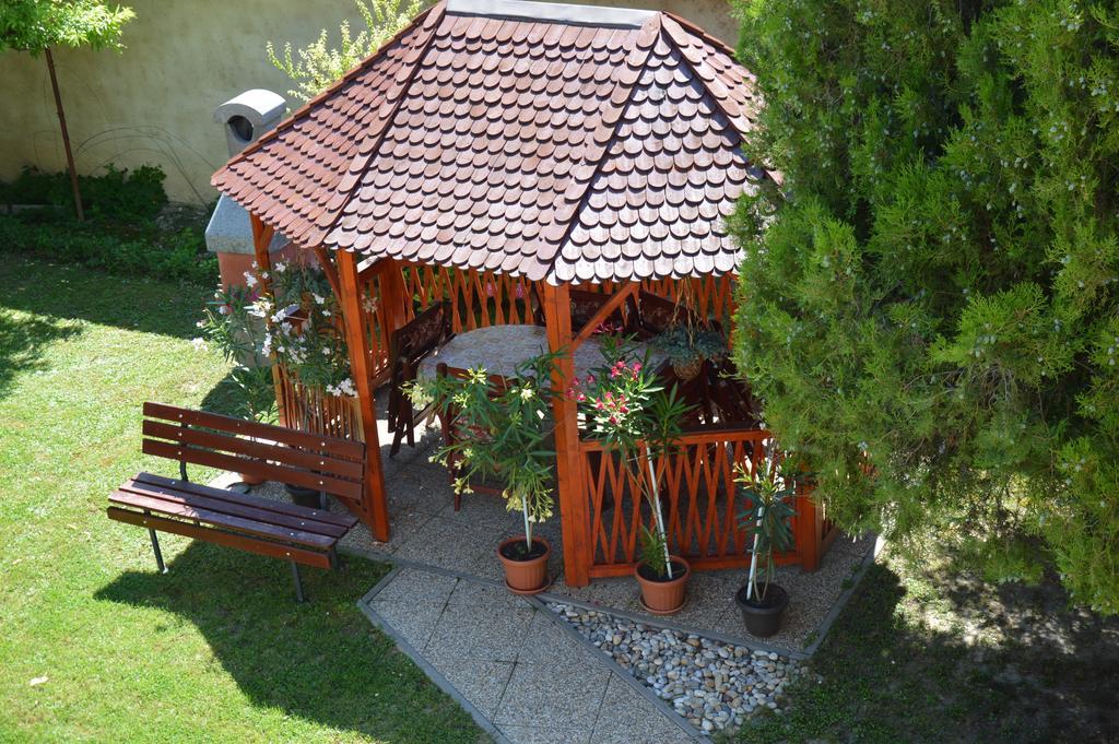 Apartman Anikó Vendégház Harkány Szoba fotó