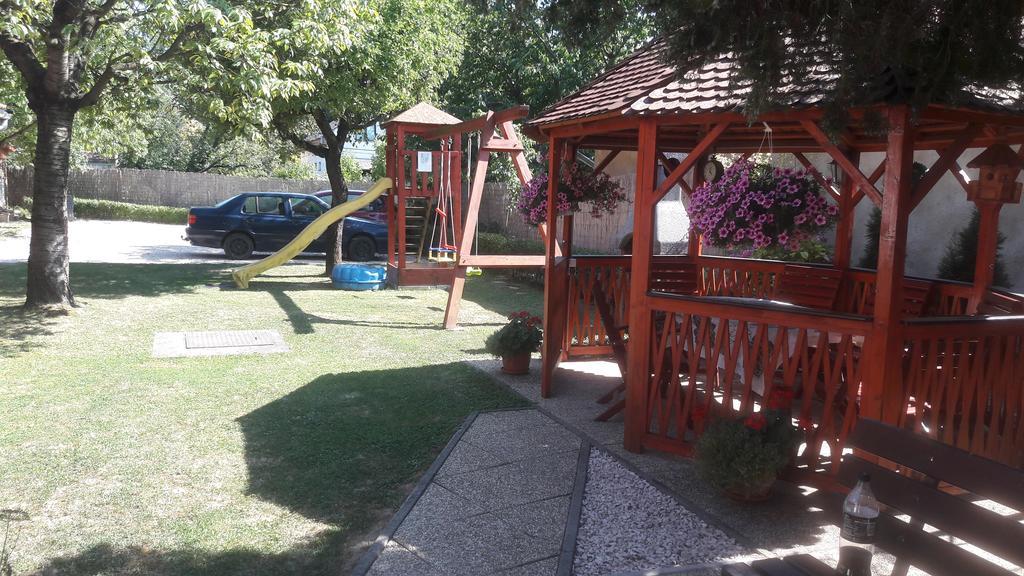 Apartman Anikó Vendégház Harkány Kültér fotó